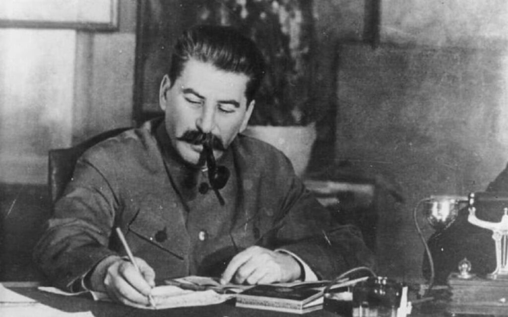 Iósif Stalin en escritorio